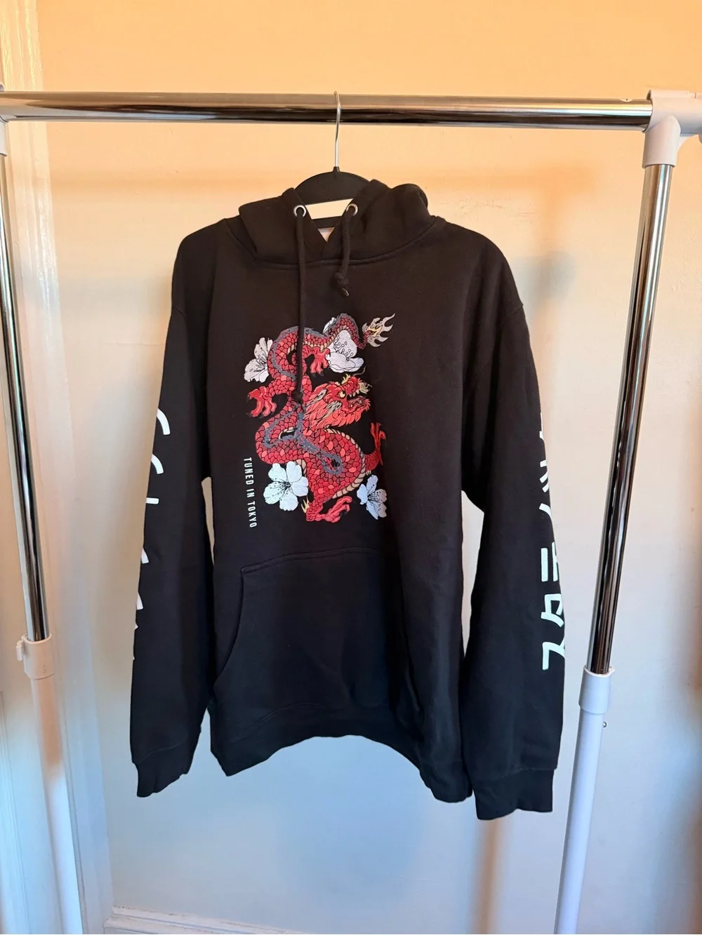 Tuned in Tokyo black pullover